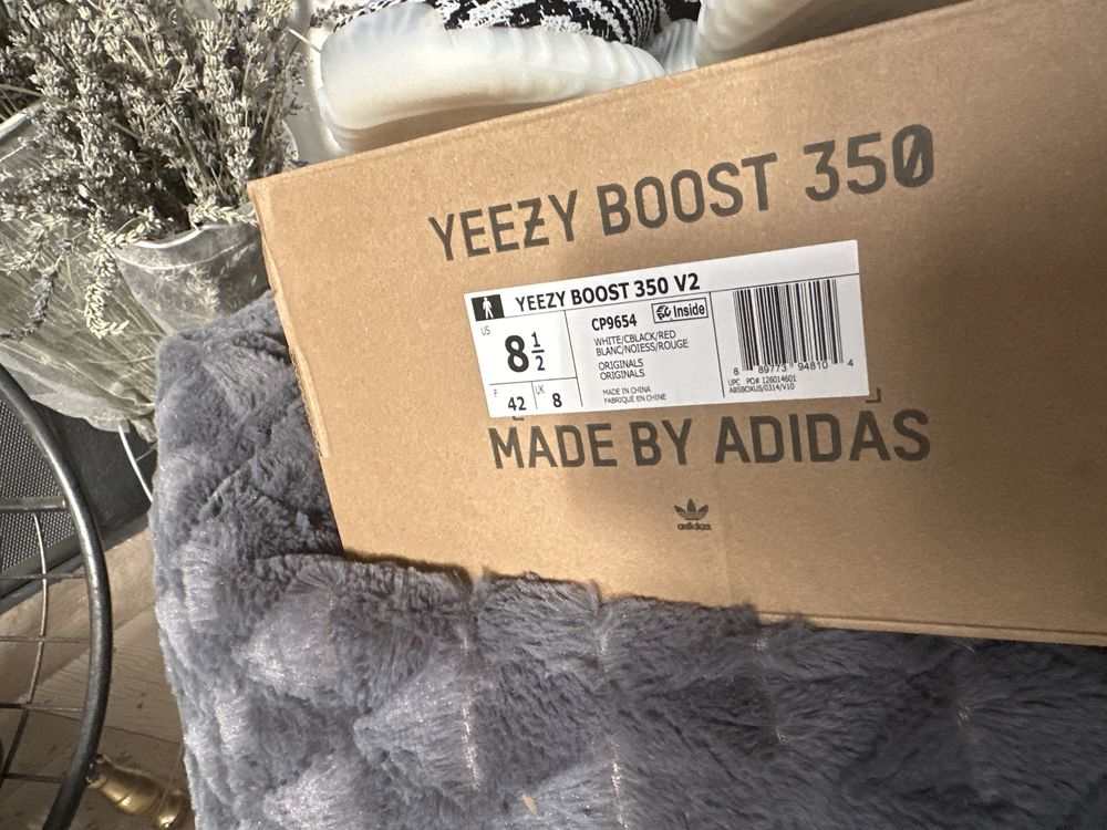 Adidas Yeezy Boost 350 V2 Zebra