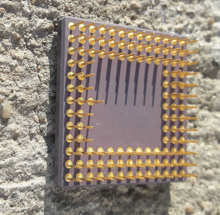 Procesor de colectie - Motorola  MC68020RC25E 25MHz