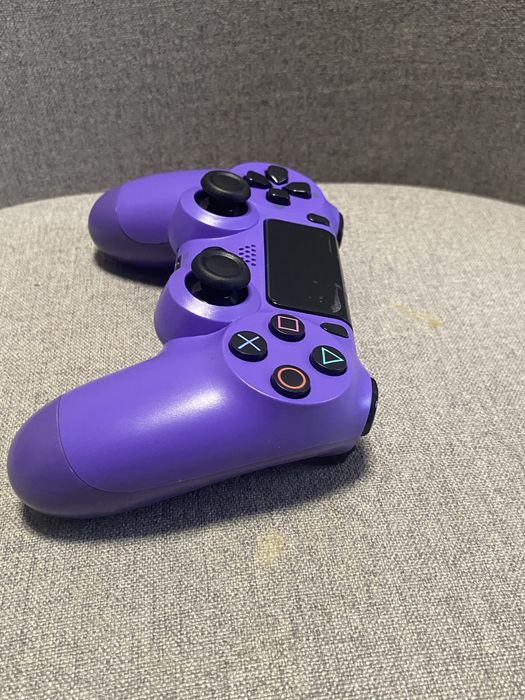 !!!НОВ!!! Контролер за ps4 идва с зарядно цвят лилав.