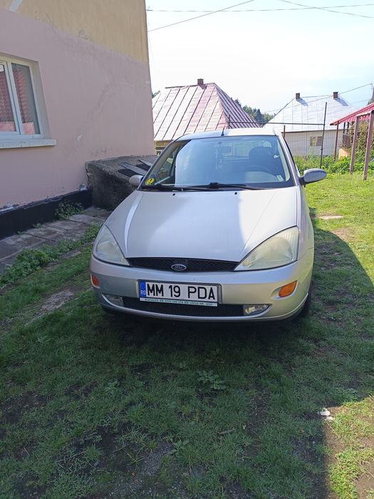 Vând Ford focus din 2001