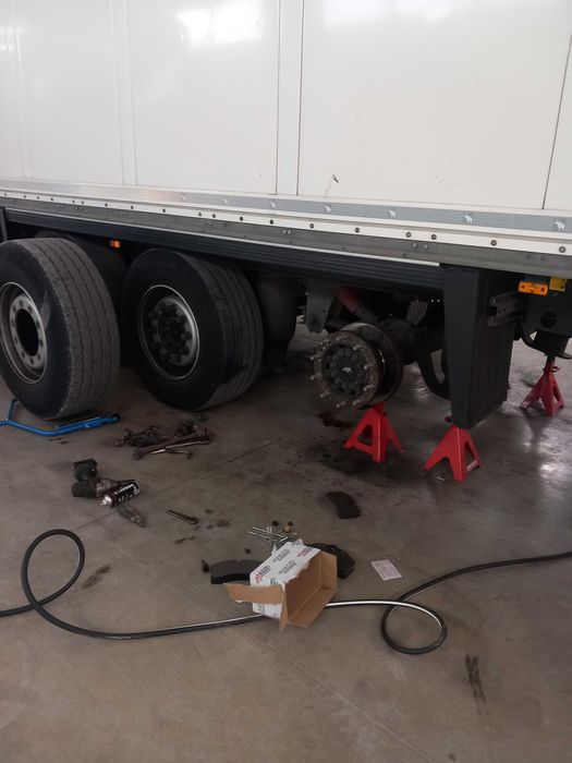 Reparatii Camioane si Semiremorci