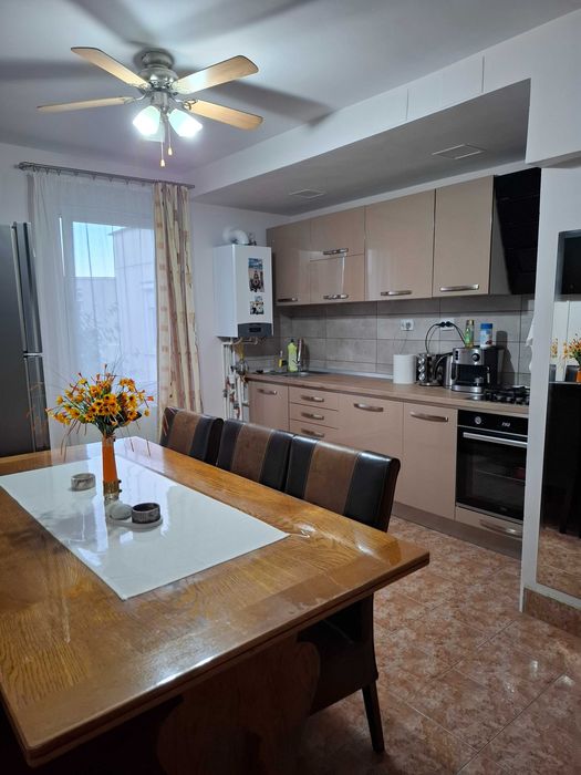 Apartament 3 camere MOBILAT, zona Tudor + garaj lângă bloc