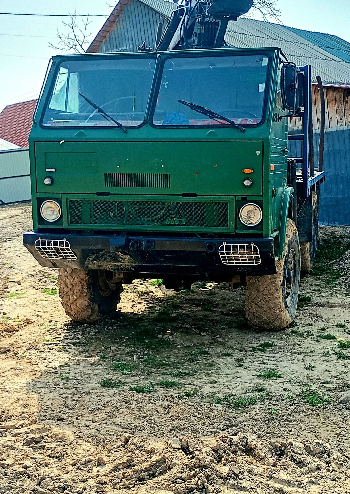 Vand camion forestier cu macara