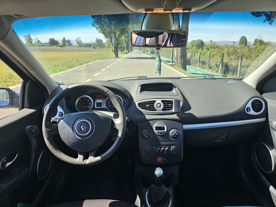 Vând Renault Clio 1.5 DCI