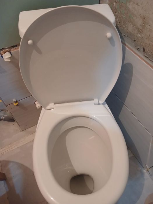 Продам унитаз в отличном состоянии