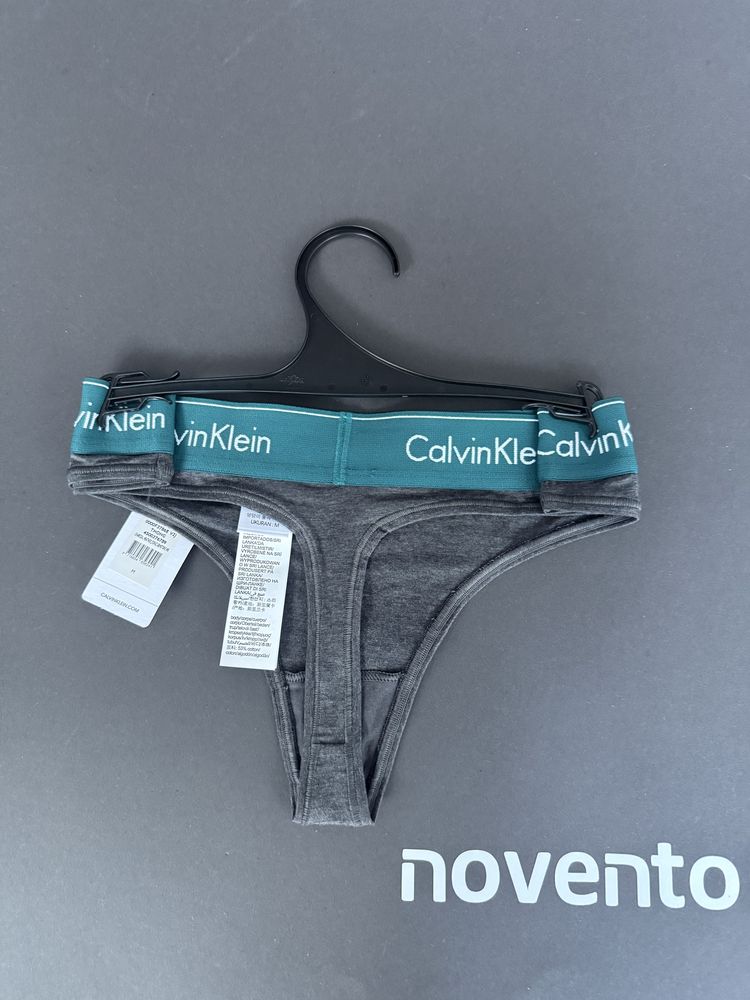 Спортен сутиен с повдигащ ефект Calvin Klein /M, L/
