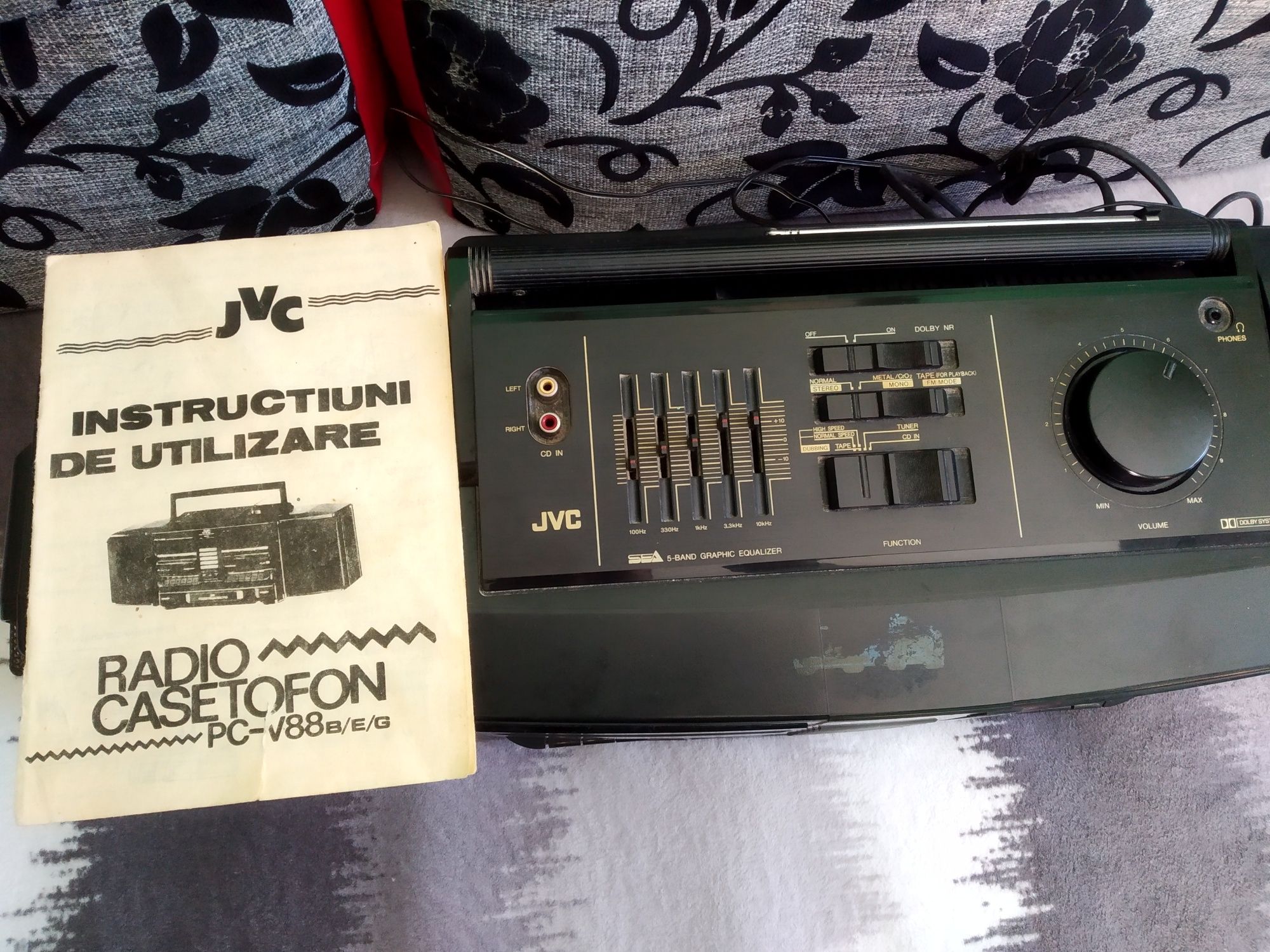 Vând radiocasetofon jvc vintage