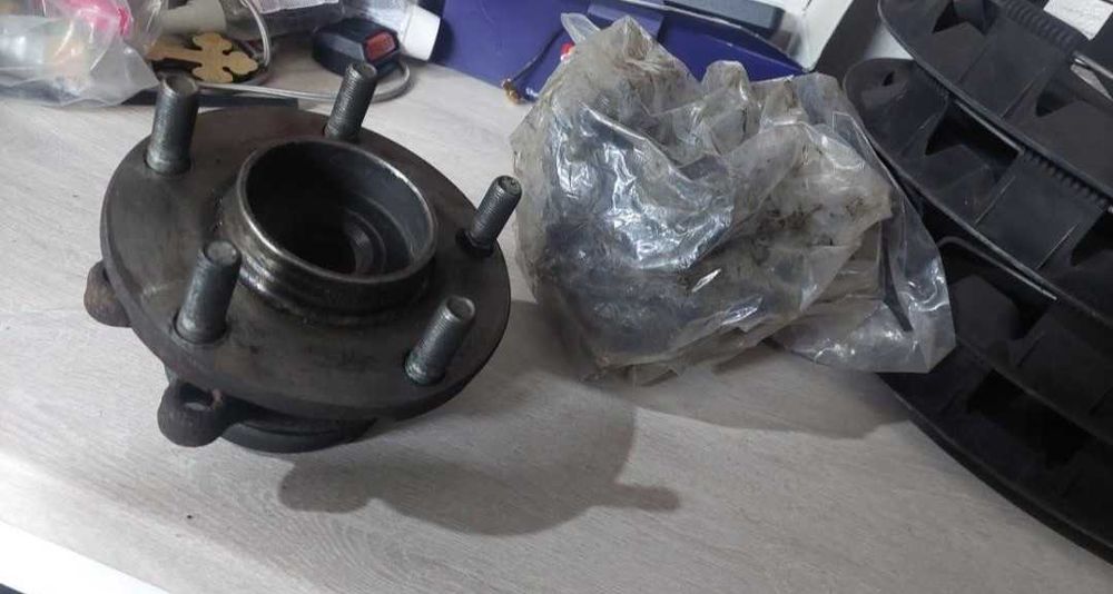 Vand piese infiniti Q50