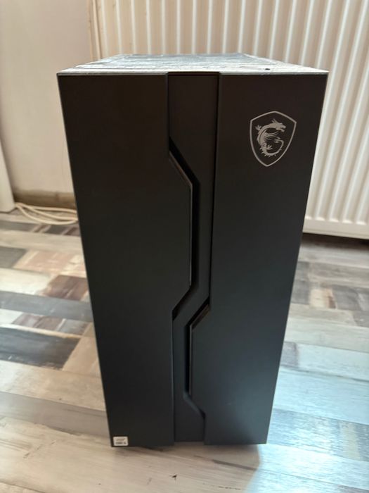 Vând pc gaming, 1650 cu un i5-10400f cu 16 gb ram