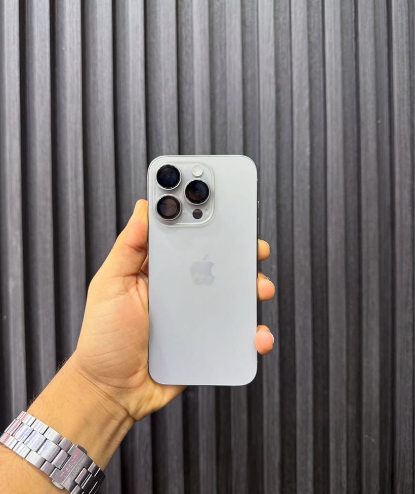 Смартфон Apple iPhone 15 Pro 8/256GB Natural Titanium