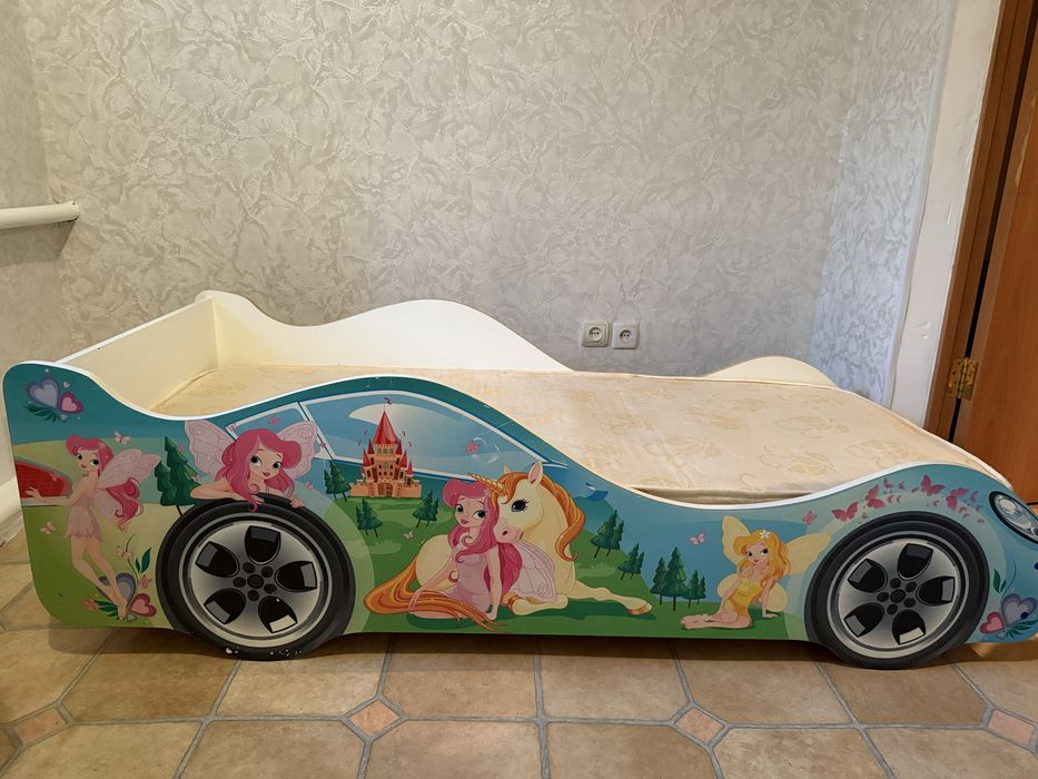 Кровать детская машинка