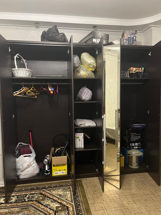 Продам шифоньер 5 дверный