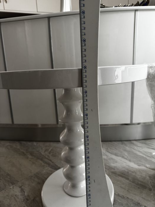 Декоративни помощни маси