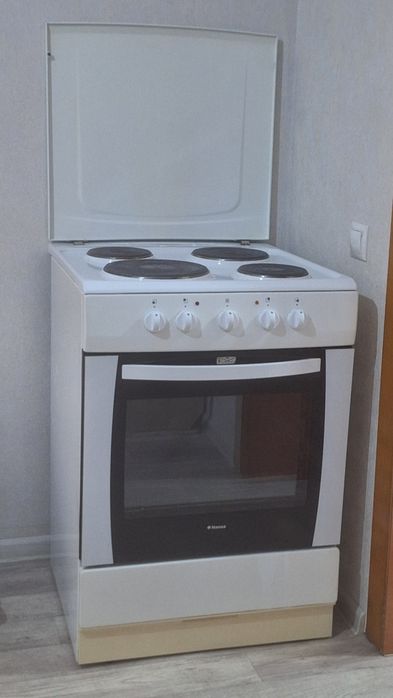 Продам электроплитку Hansa