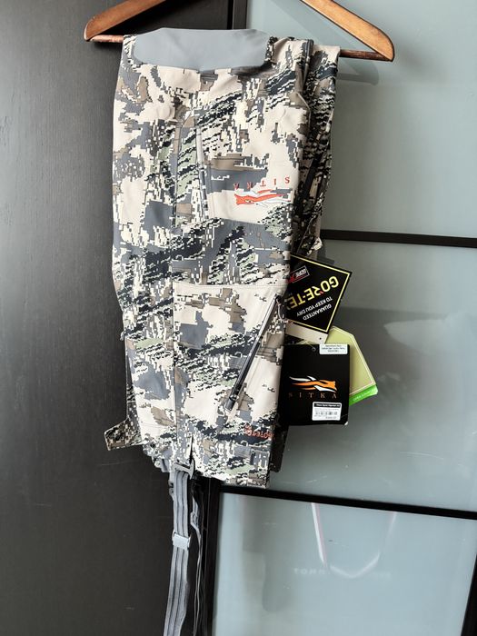 Costum vanatoare Sitka,nou cu etichete