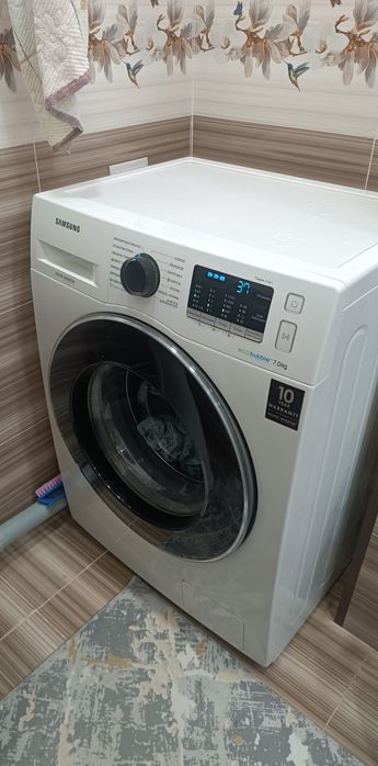 Продам стиральную машинку Samsung (eco bubble ) 7 кг