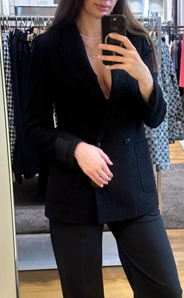 Sacou Hugo Boss de la 1500 lei la 900 lei