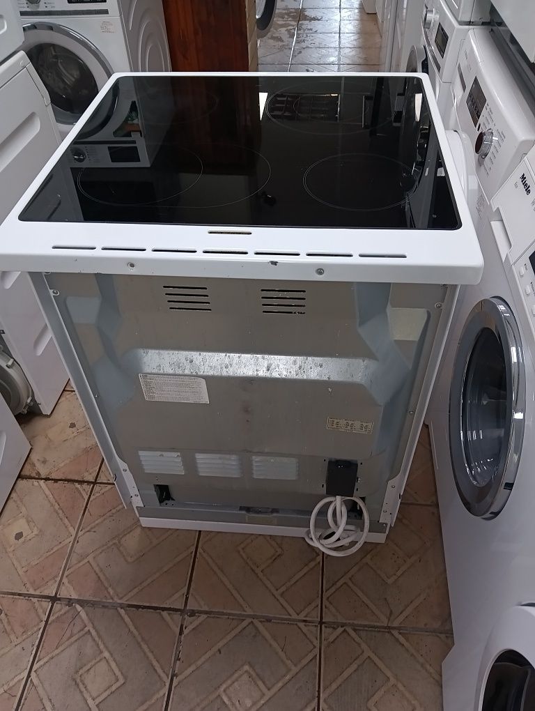 Като нова свободно стояща печка с керамичен Gorenje 2 години Гаранция!