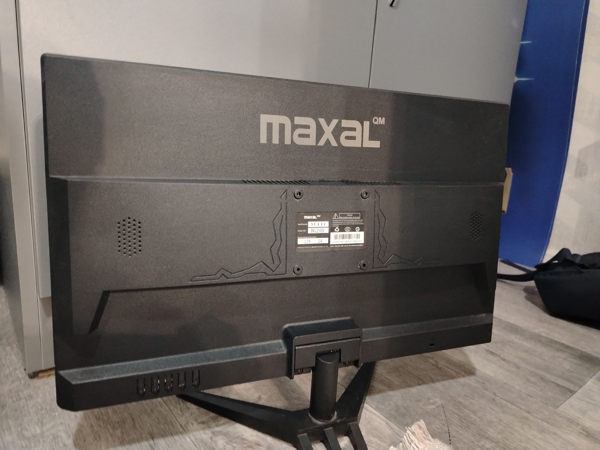 Монитор от MAXAL
