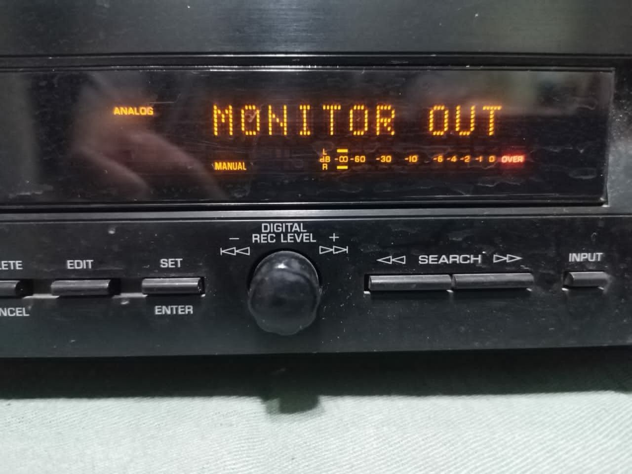 Минидиск Yamaha с Dolby декодером