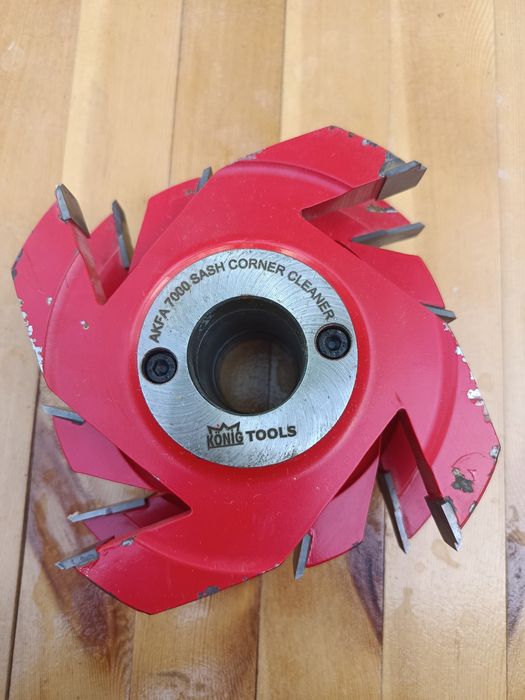 AKFA 7000 Engelberg tig'lari