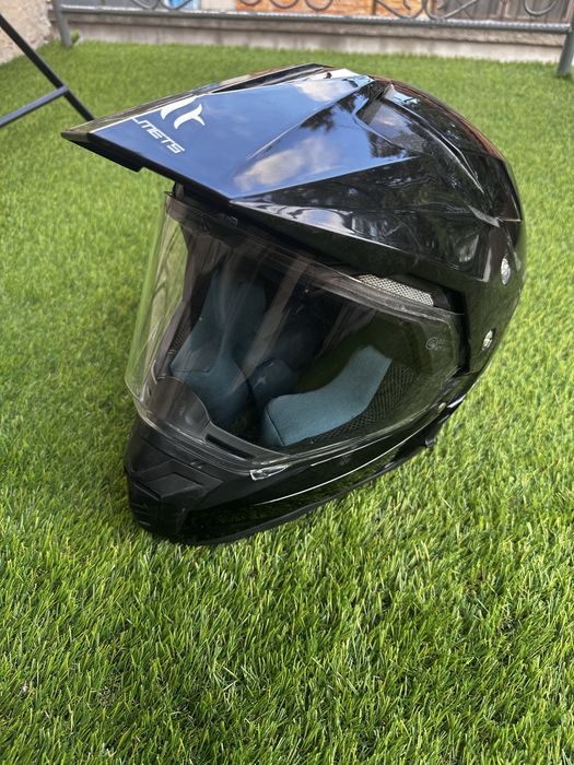 Каска MT Helmets
