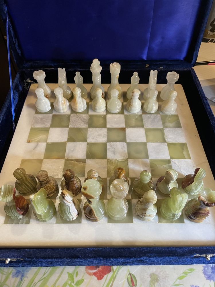 шахматы из оникса