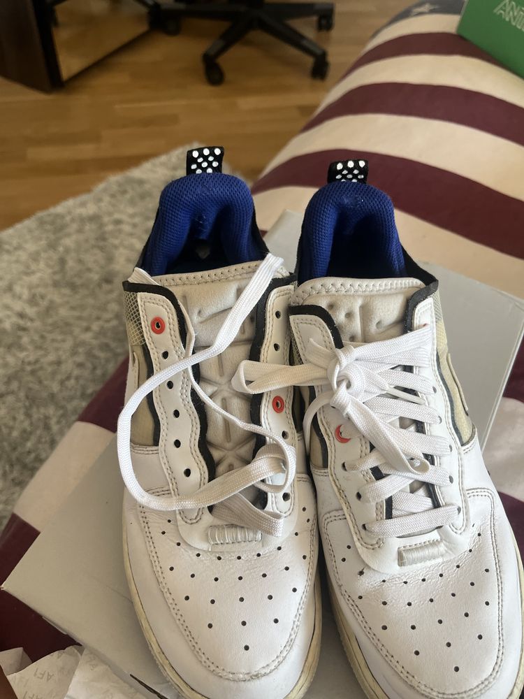 Nike air force .