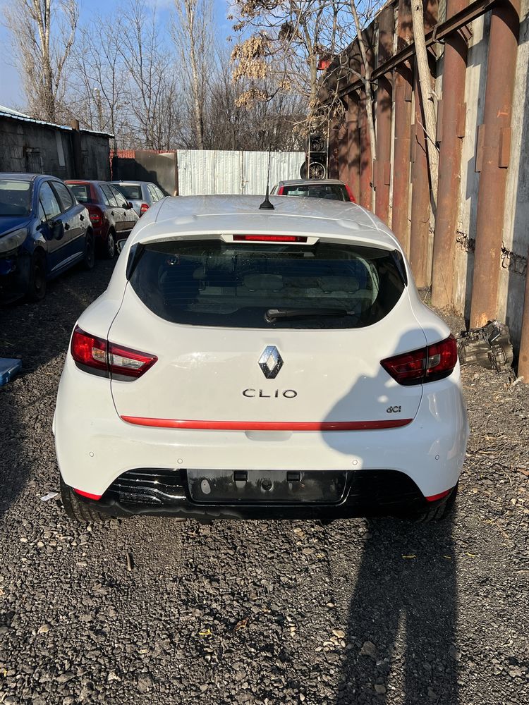 Dezmembrez Renault Clio 4 2013-2020 Usa Bara Haion Capota