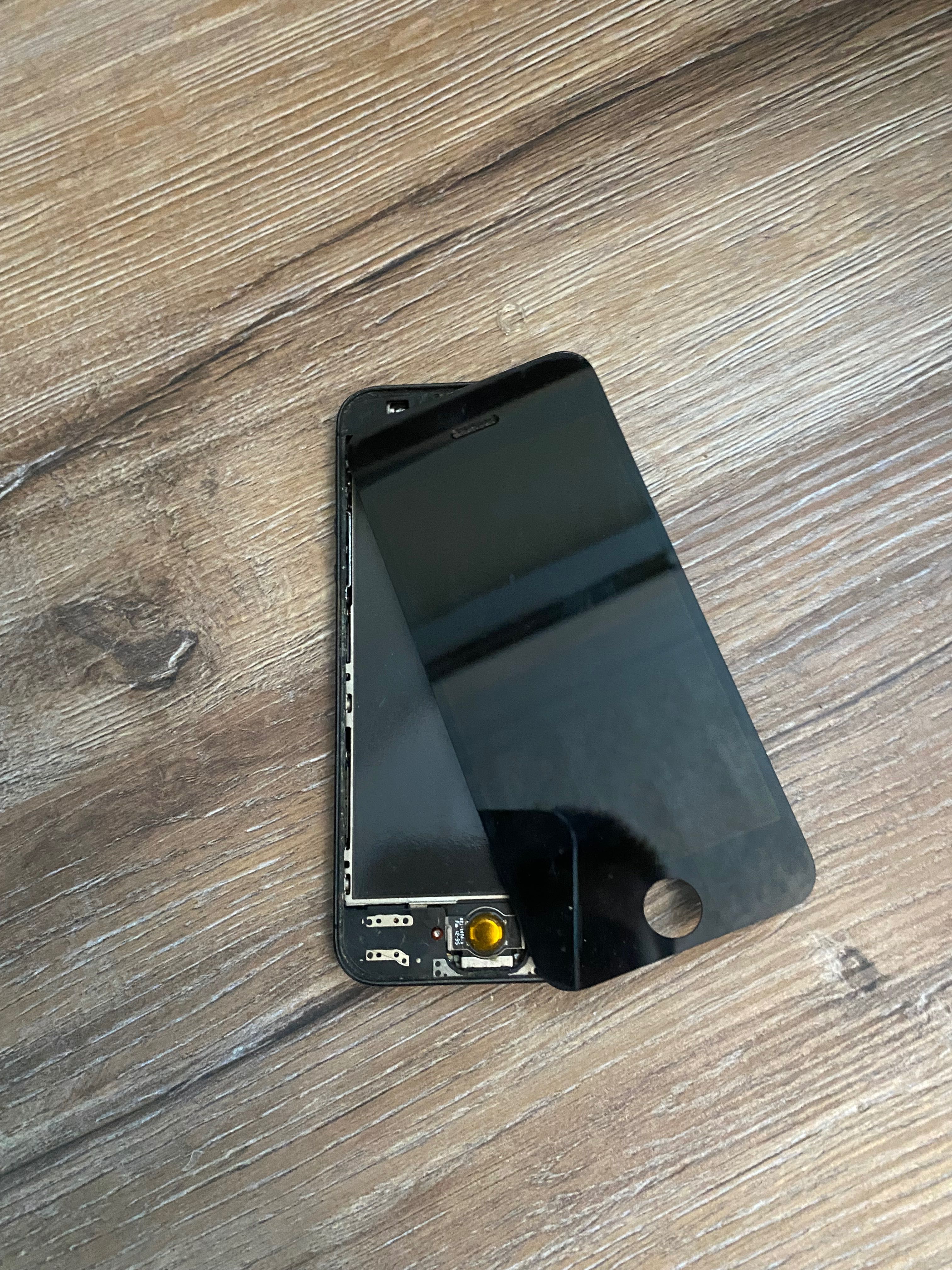Мобилен телефон iPhone 5