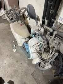 Скутер Honda tact 50