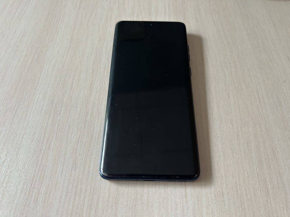 Продавам Motorola Edge 60 256/8+4GB