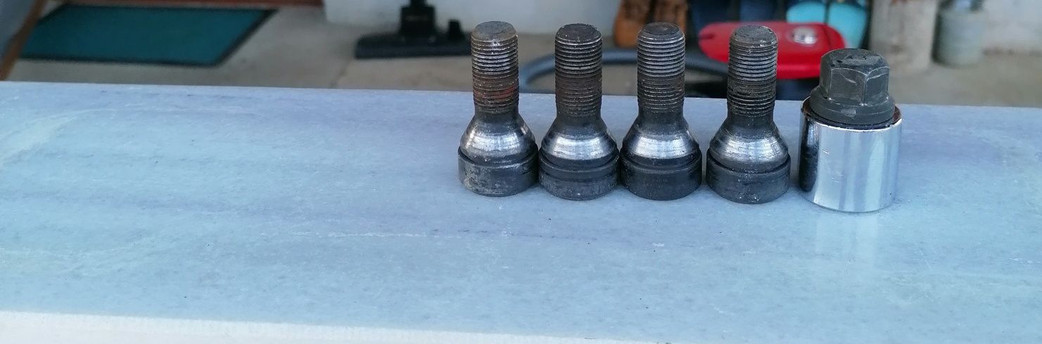 Секретни болтове за BMW