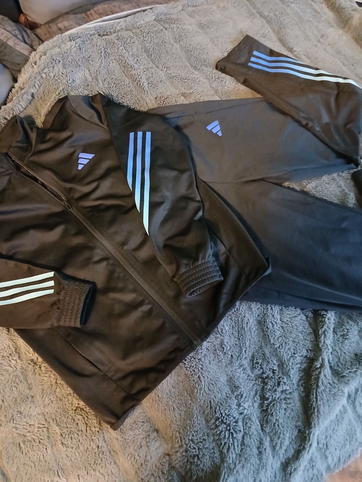 Adidas екип оригинален
