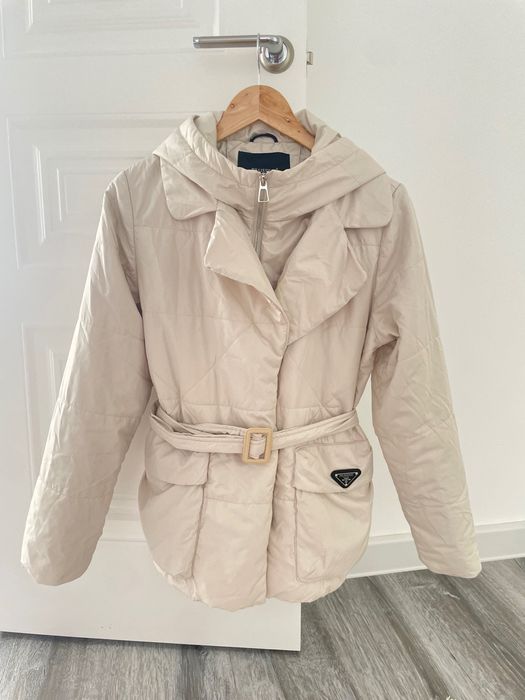 Осенний куртка,беж цвет