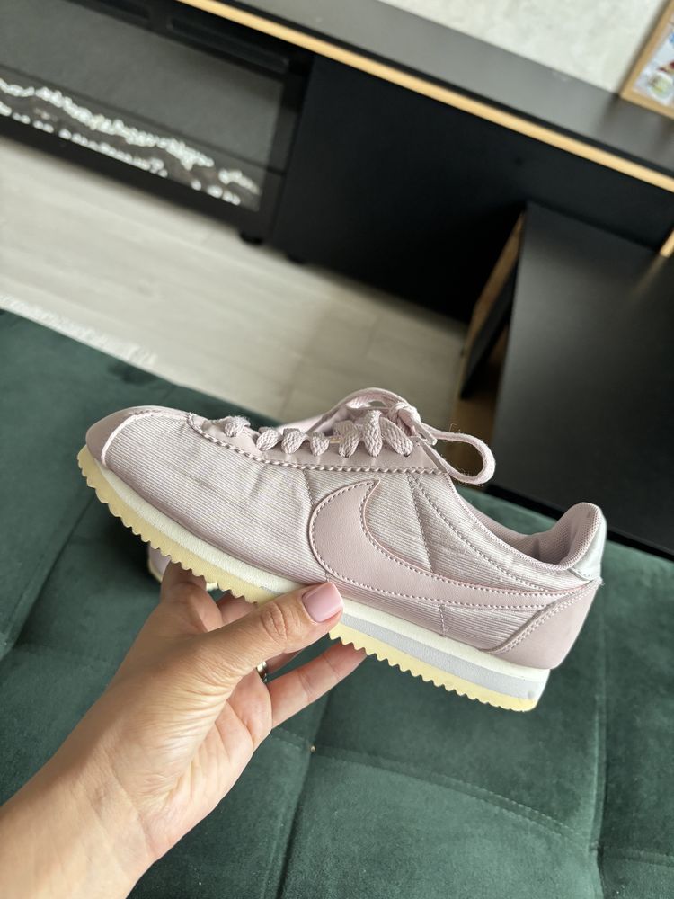 Adidasi Nike Cortez