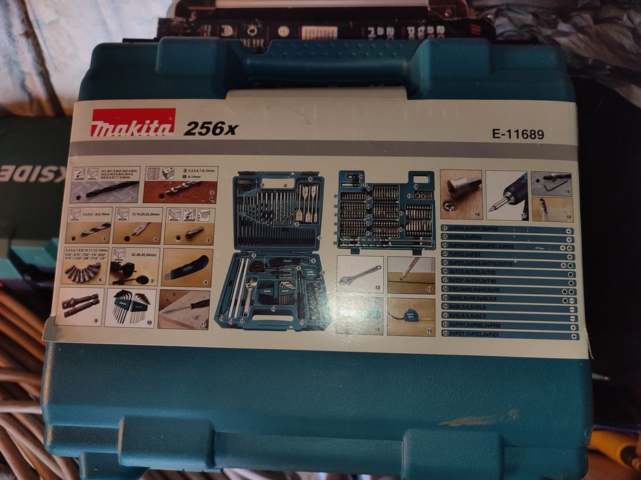 Trusă makita cu 256 de piese