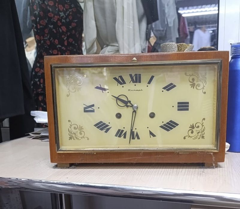 Настольные часы янтарь СССР