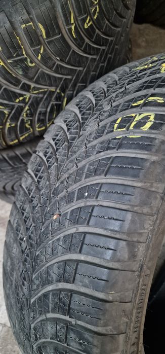 225/55/18 Goodyear Vector 4Seasons