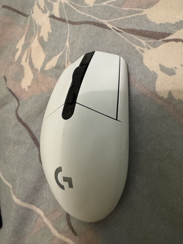 Безжична геймърска мишка Logitech G305 Lightspeed, бял