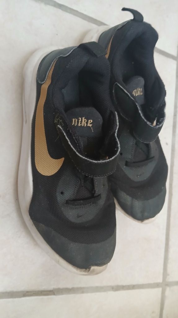Детски маратонки на nike за 15 лв