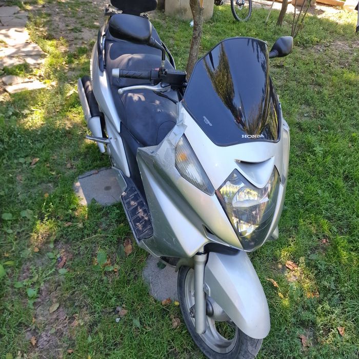 Honda silver wing  600
