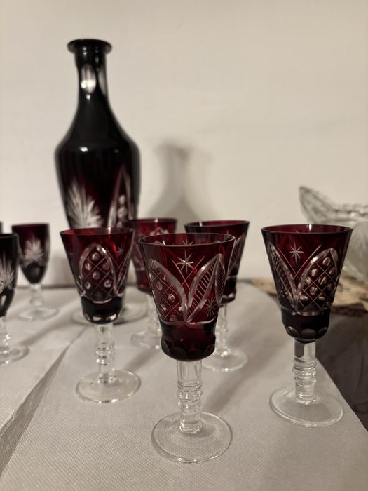 Pahare din rubin pentru servit tuica , lichior