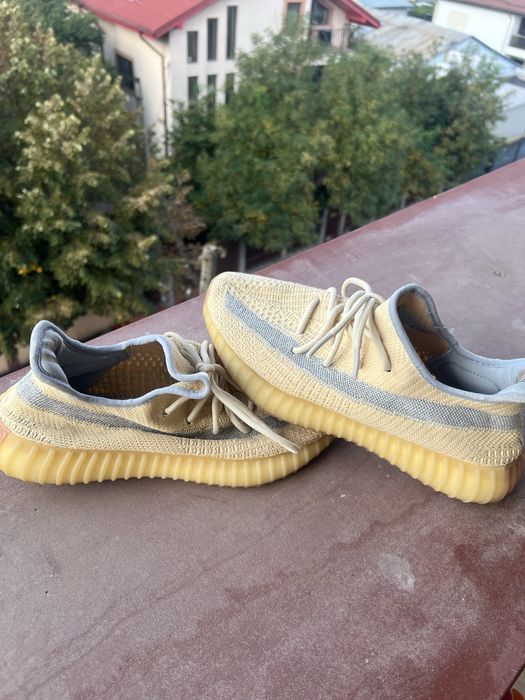 Yeezy 350 cream
