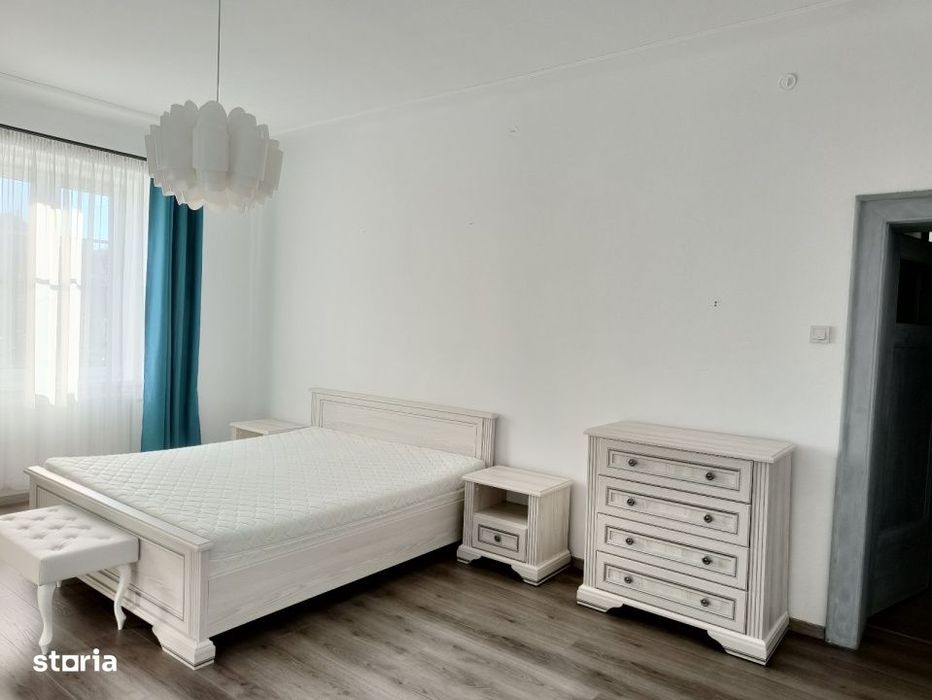 Apartament 4 camere la casa-115 mp- curte mare