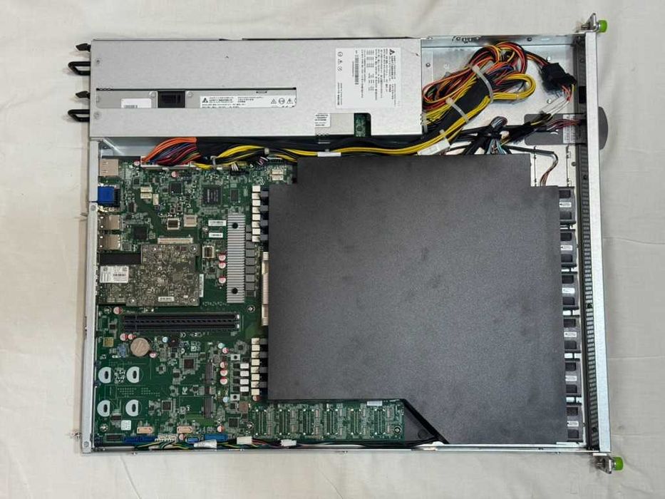 Server HYVE Edge Metal G10 - AMD Epyc 7642 48C/96T - TYAN S8036
