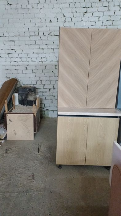 Продам кухонный шкаф новый