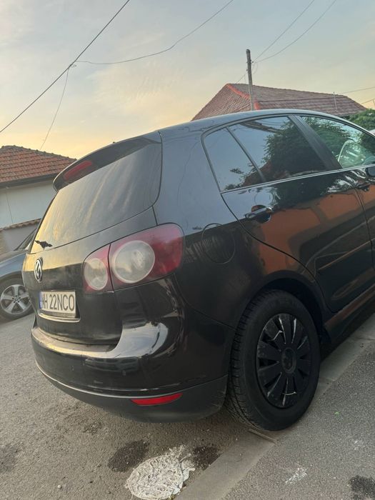 Mașina  golf V plus