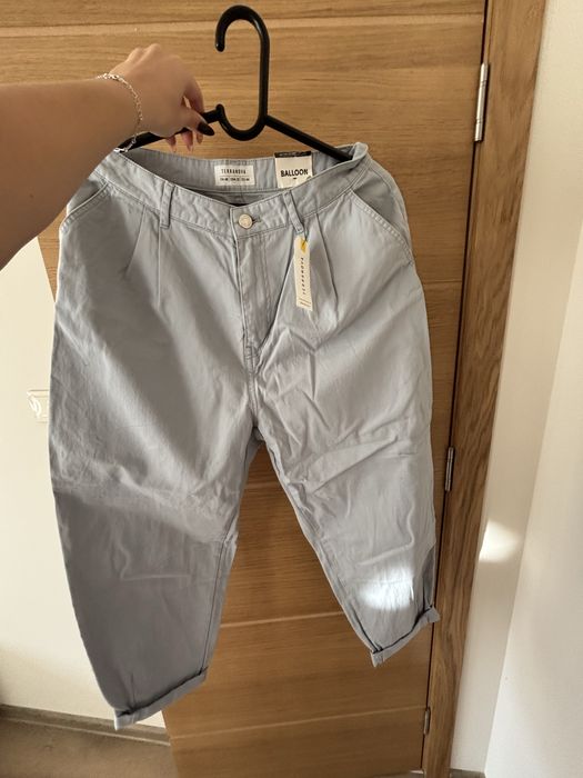 Продавам панталони и дънки