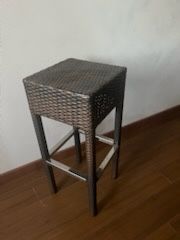 Ратанови бар столове